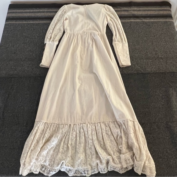 Authentic 1970s Vintage Gunne Sax Lace Embroidered Rose Prairie Dress - Picture 16 of 17